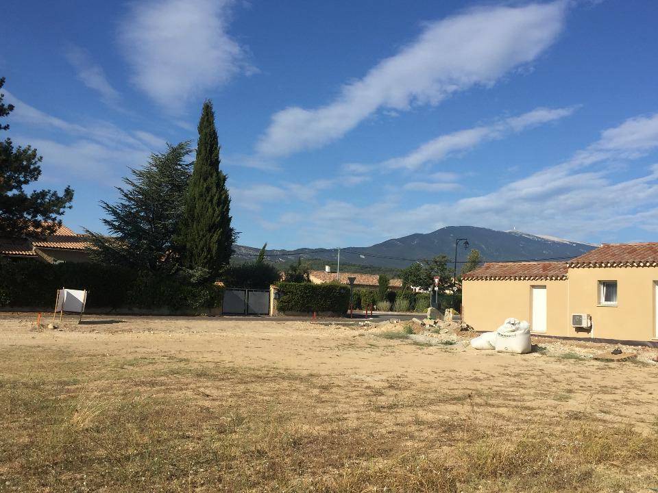 Terrain seul à Camaret-sur-Aigues en Vaucluse (84) de 665 m² à vendre au prix de 139900€ - 1