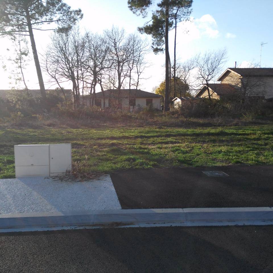 Terrain seul à Le Teich en Gironde (33) de 688 m² à vendre au prix de 300000€