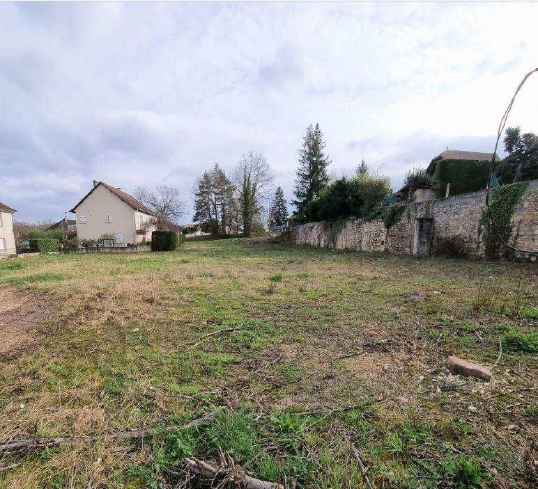 Terrain seul à Saint-Pantaléon-de-Larche en Corrèze (19) de 1500 m² à vendre au prix de 38500€ - 2