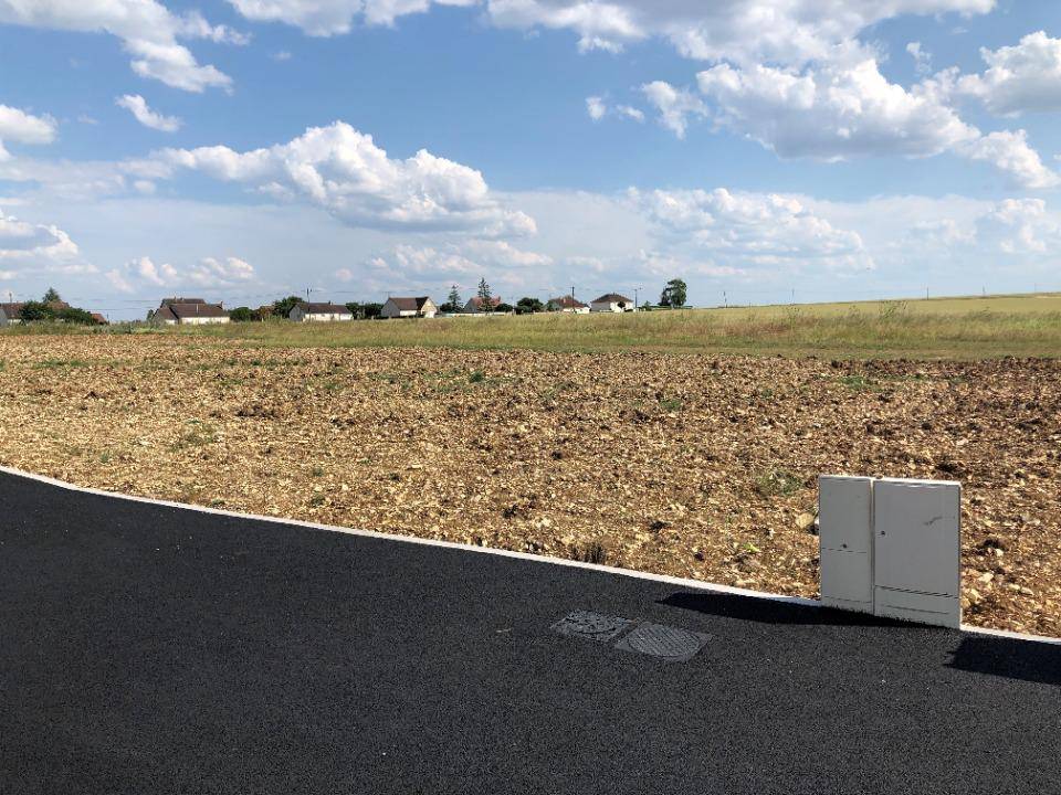 Terrain seul à Issoudun en Indre (36) de 1105 m² à vendre au prix de 51935€