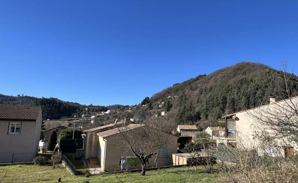 Terrain seul à Vals-les-Bains en Ardèche (07) de 737 m² à vendre au prix de 96000€ - 2