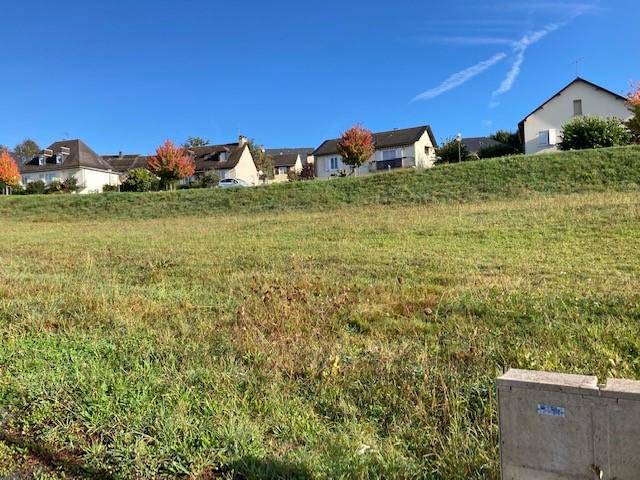 Terrain seul à Uzerche en Corrèze (19) de 674 m² à vendre au prix de 15279€