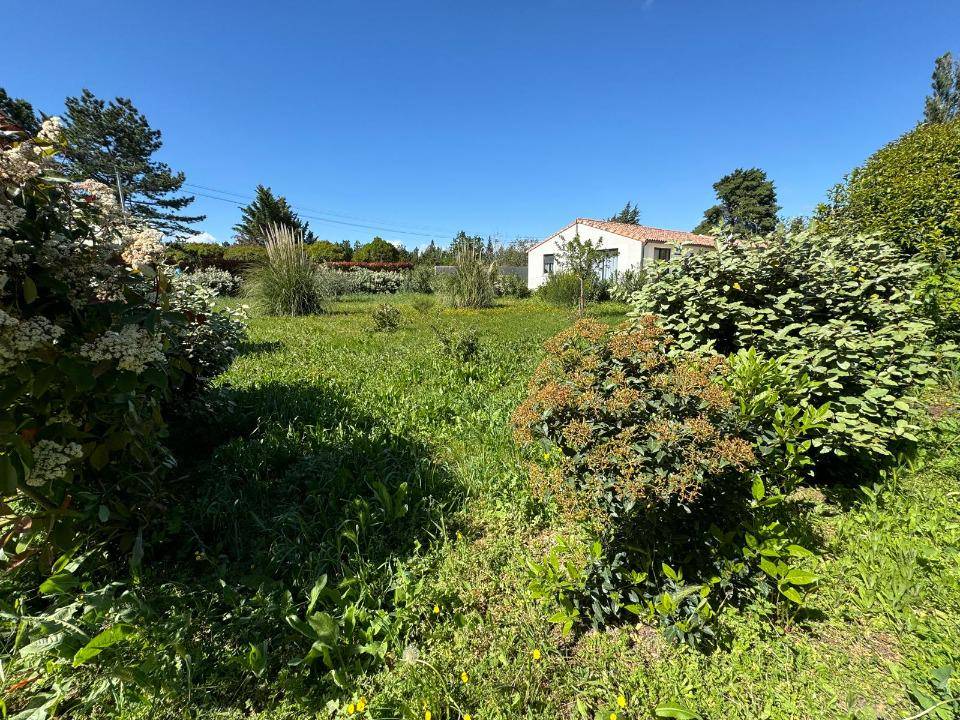 Programme terrain + maison à Sénas en Bouches-du-Rhône (13) de 85 m² à vendre au prix de 322000€ - 4