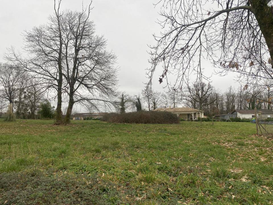Programme terrain + maison à Chasseneuil-sur-Bonnieure en Charente (16) de 107 m² à vendre au prix de 207400€ - 3