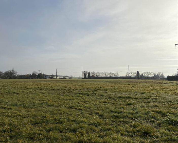 Terrain seul à Villefagnan en Charente (16) de 870 m² à vendre au prix de 14790€