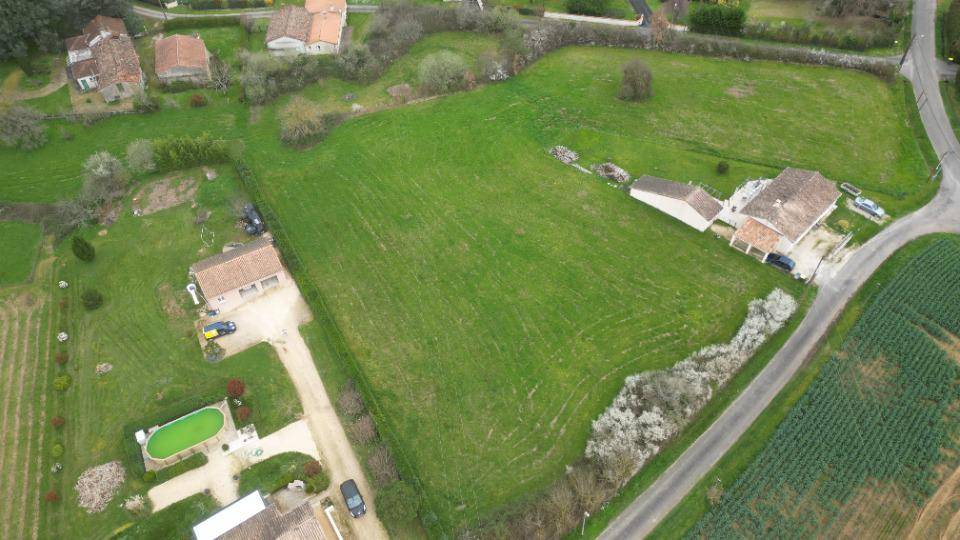 Terrain seul à Saint-Germain-de-Montbron en Charente (16) de 1425 m² à vendre au prix de 21375€ - 3