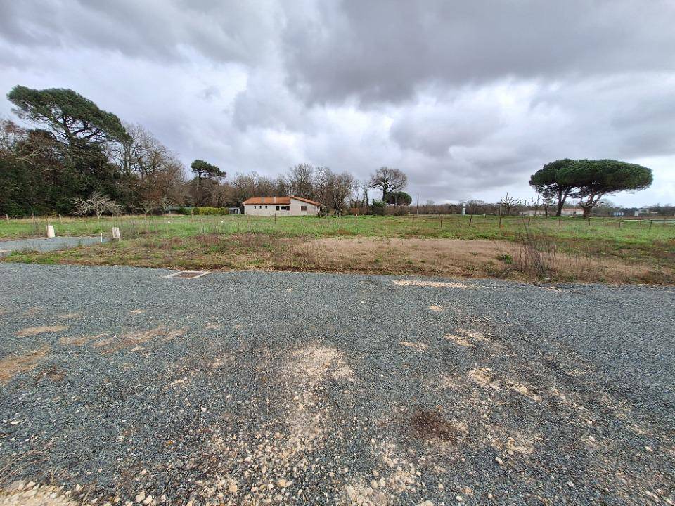 Terrain seul à Les Mathes en Charente-Maritime (17) de 430 m² à vendre au prix de 125000€