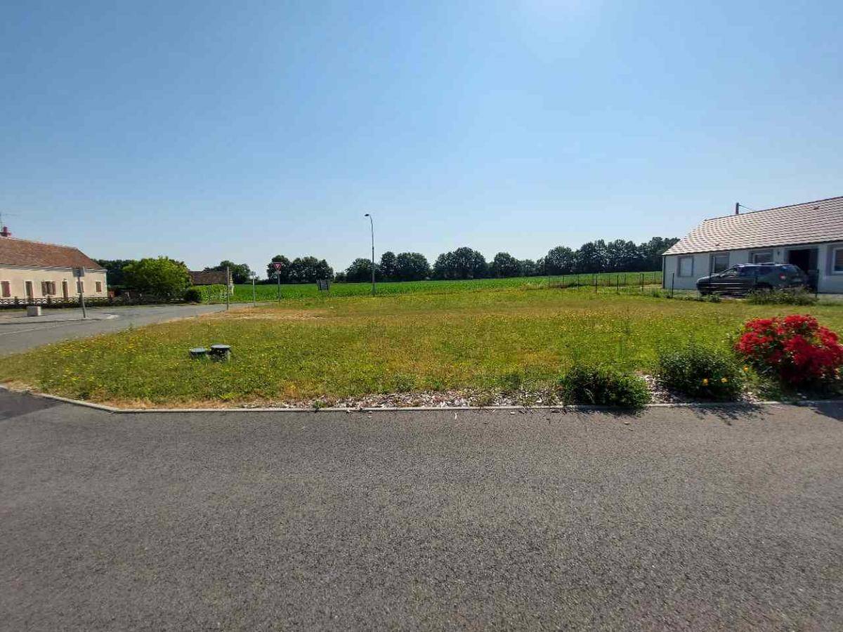 Terrain seul à Saint-Rémy-du-Val en Sarthe (72) de 597 m² à vendre au prix de 17910€ - 1