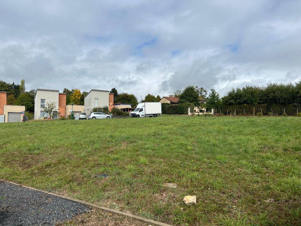 Terrain seul à Naucelles en Cantal (15) de 375 m² à vendre au prix de 31000€ - 3
