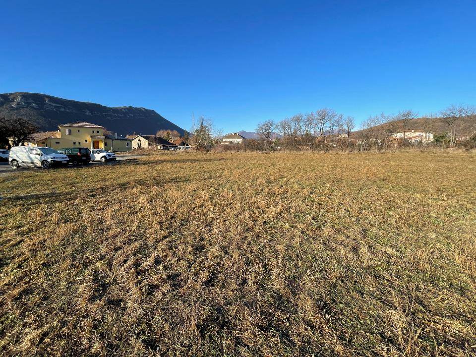 Terrain seul à Laragne-Montéglin en Hautes-Alpes (05) de 312 m² à vendre au prix de 45000€ - 2
