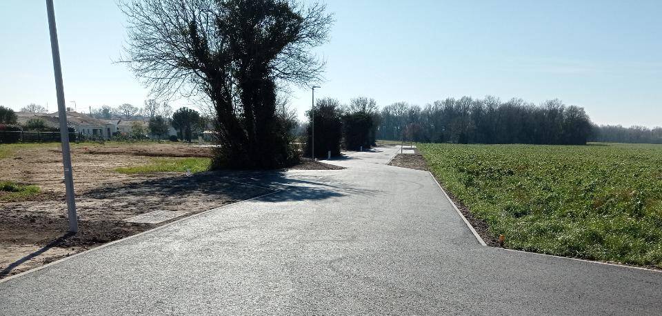 Terrain seul à Pisany en Charente-Maritime (17) de 379 m² à vendre au prix de 62000€