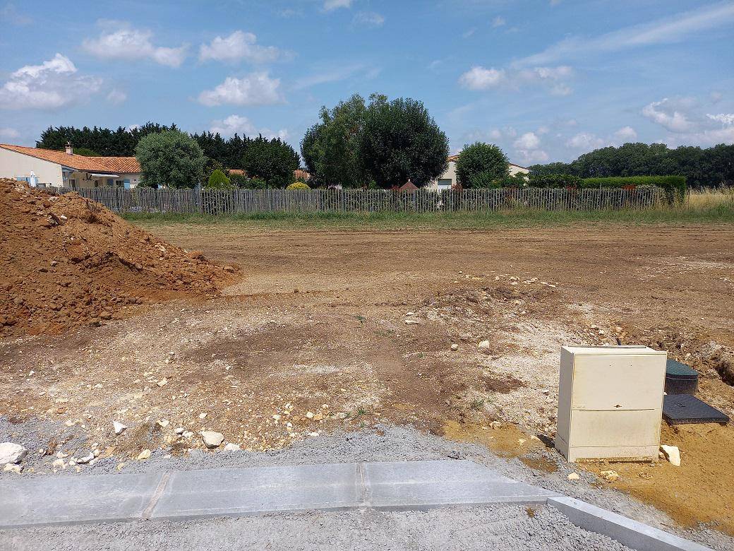 Terrain seul à Meursac en Charente-Maritime (17) de 798 m² à vendre au prix de 75000€