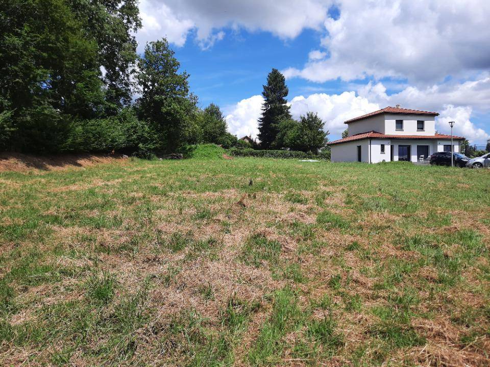 Terrain seul à Aurillac en Cantal (15) de 982 m² à vendre au prix de 42000€ - 1