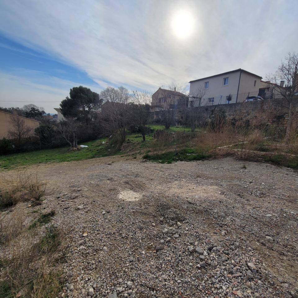 Terrain seul à Salon-de-Provence en Bouches-du-Rhône (13) de 580 m² à vendre au prix de 225000€ - 2