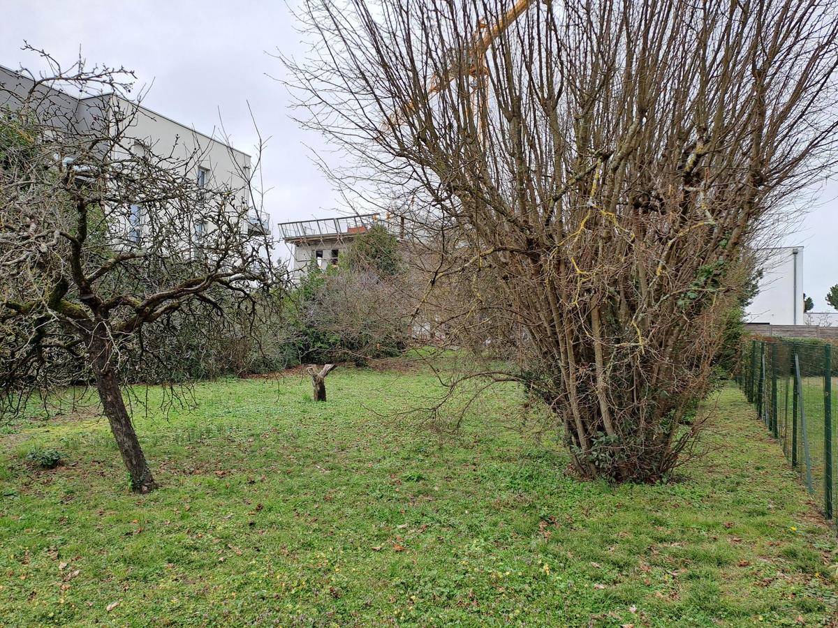 Terrain seul à Royan en Charente-Maritime (17) de 621 m² à vendre au prix de 207010€ - 1