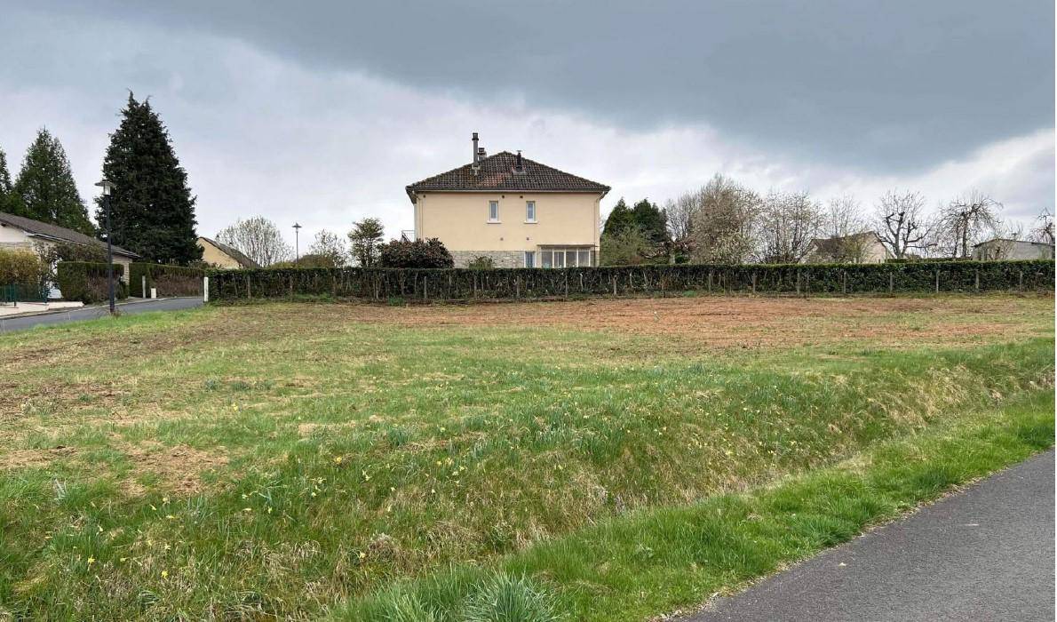 Terrain seul à Chamboulive en Corrèze (19) de 955 m² à vendre au prix de 17000€ - 1