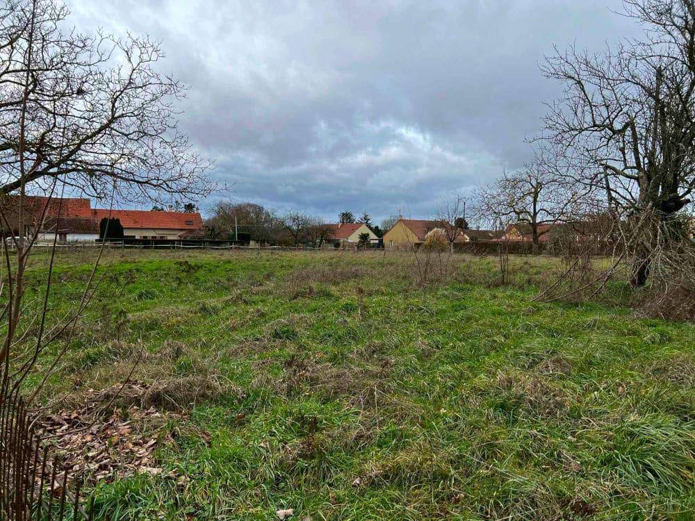Terrain seul à Saint-Loup-Géanges en Saône-et-Loire (71) de 832 m² à vendre au prix de 72000€