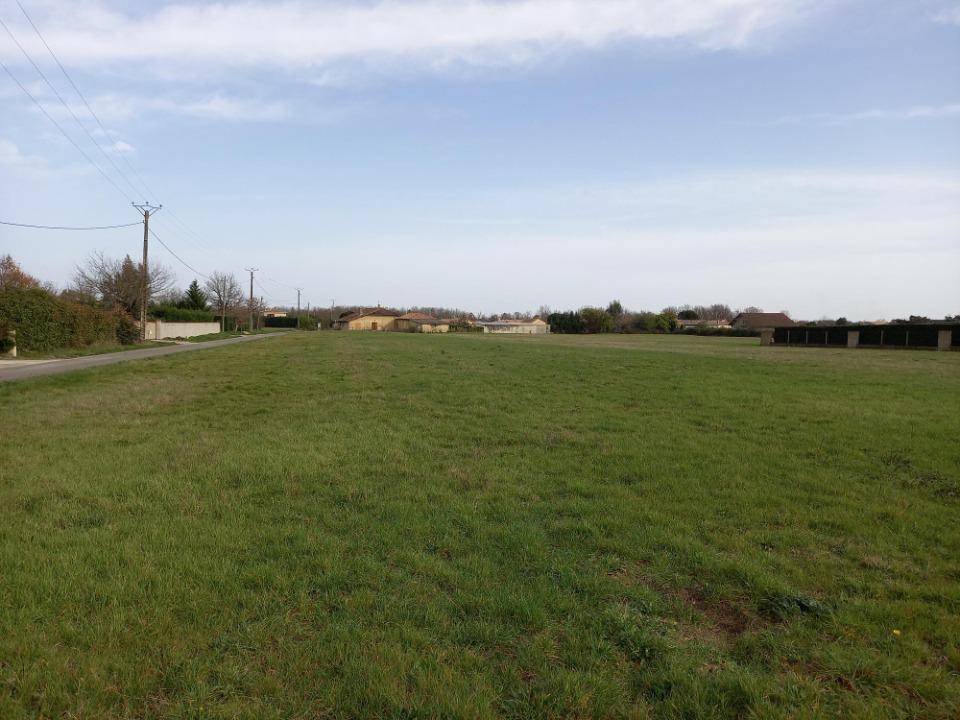 Terrain seul à Montbeton en Tarn-et-Garonne (82) de 1035 m² à vendre au prix de 85000€
