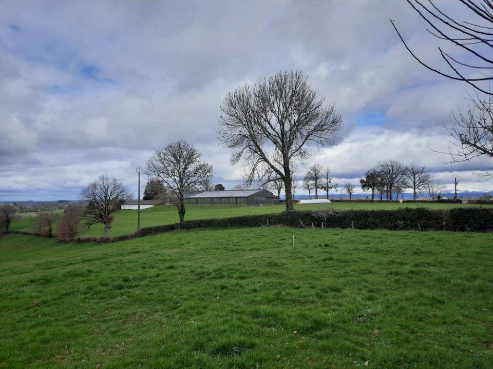 Terrain seul à Aurillac en Cantal (15) de 1048 m² à vendre au prix de 24500€ - 3