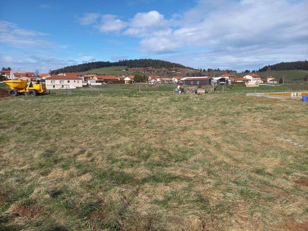 Terrain seul à Costaros en Haute-Loire (43) de 649 m² à vendre au prix de 25311€ - 1