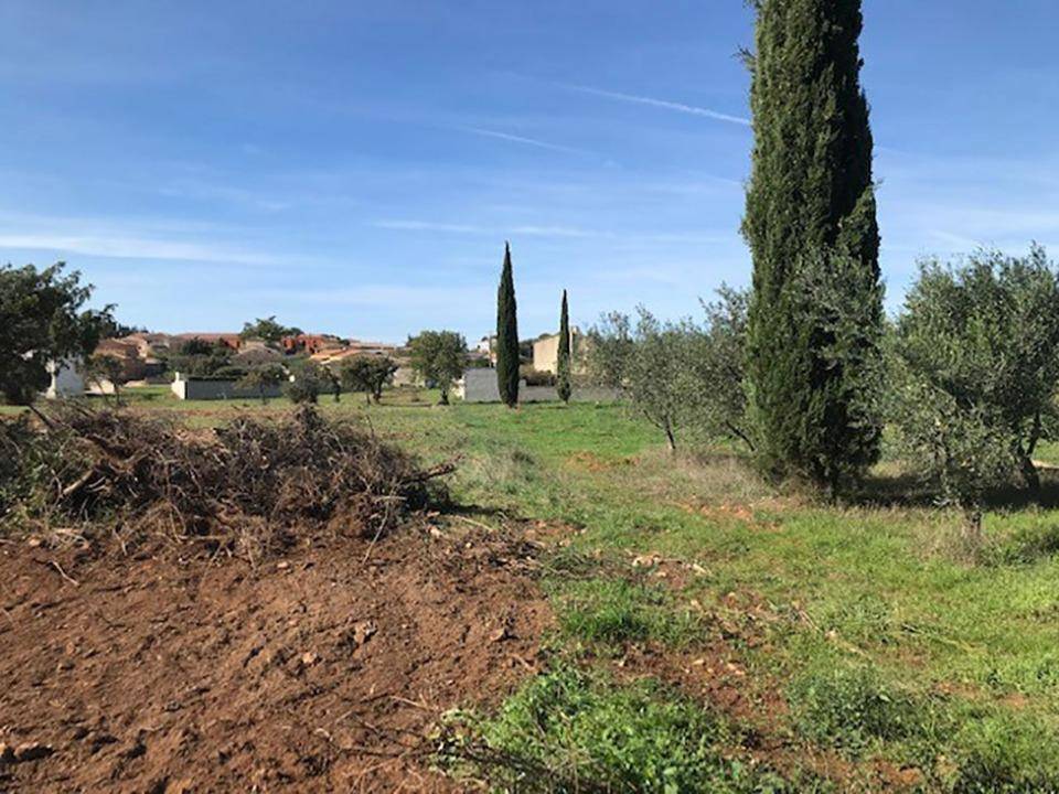 Terrain seul à Poulx en Gard (30) de 300 m² à vendre au prix de 139000€