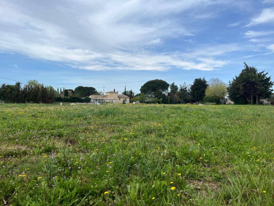 Terrain seul à Lapalud en Vaucluse (84) de 768 m² à vendre au prix de 111000€ - 1