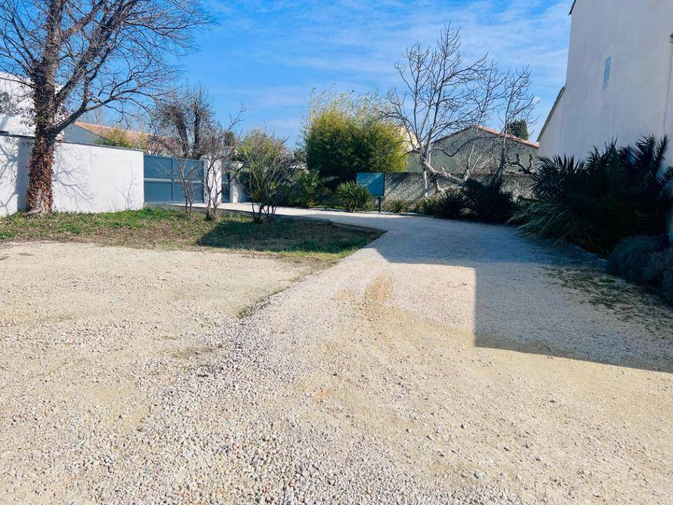 Programme terrain + maison à Grans en Bouches-du-Rhône (13) de 88 m² à vendre au prix de 345900€ - 3