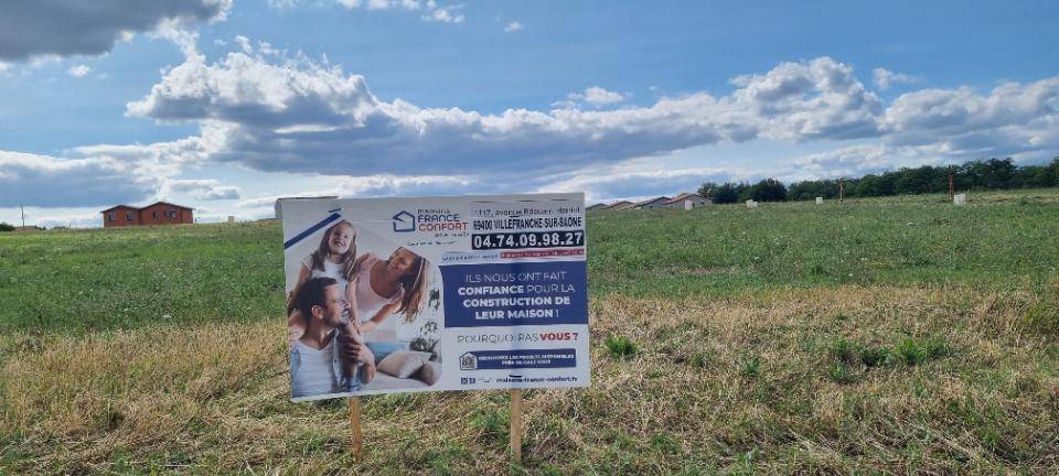 Terrain seul à Montanay en Rhône (69) de 700 m² à vendre au prix de 320000€ - 1
