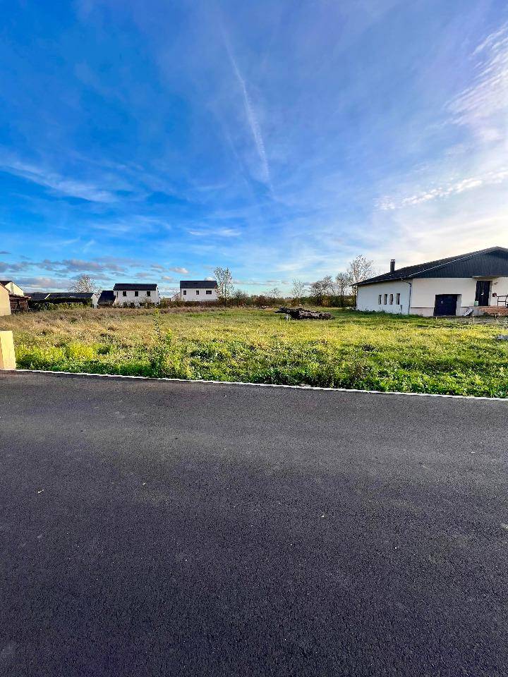 Terrain seul à Pommérieux en Moselle (57) de 702 m² à vendre au prix de 155000€ - 2