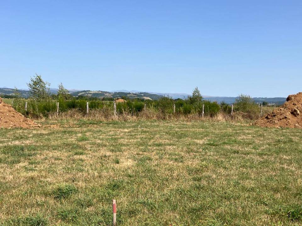 Terrain seul à Arpajon-sur-Cère en Cantal (15) de 602 m² à vendre au prix de 43300€ - 4