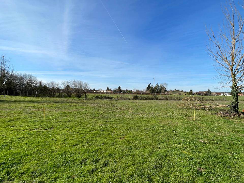 Terrain seul à Saint-Pierre-d'Eyraud en Dordogne (24) de 970 m² à vendre au prix de 33500€
