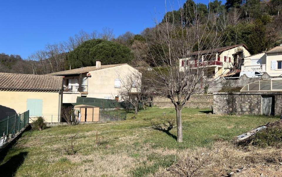 Terrain seul à Vals-les-Bains en Ardèche (07) de 737 m² à vendre au prix de 96000€ - 1
