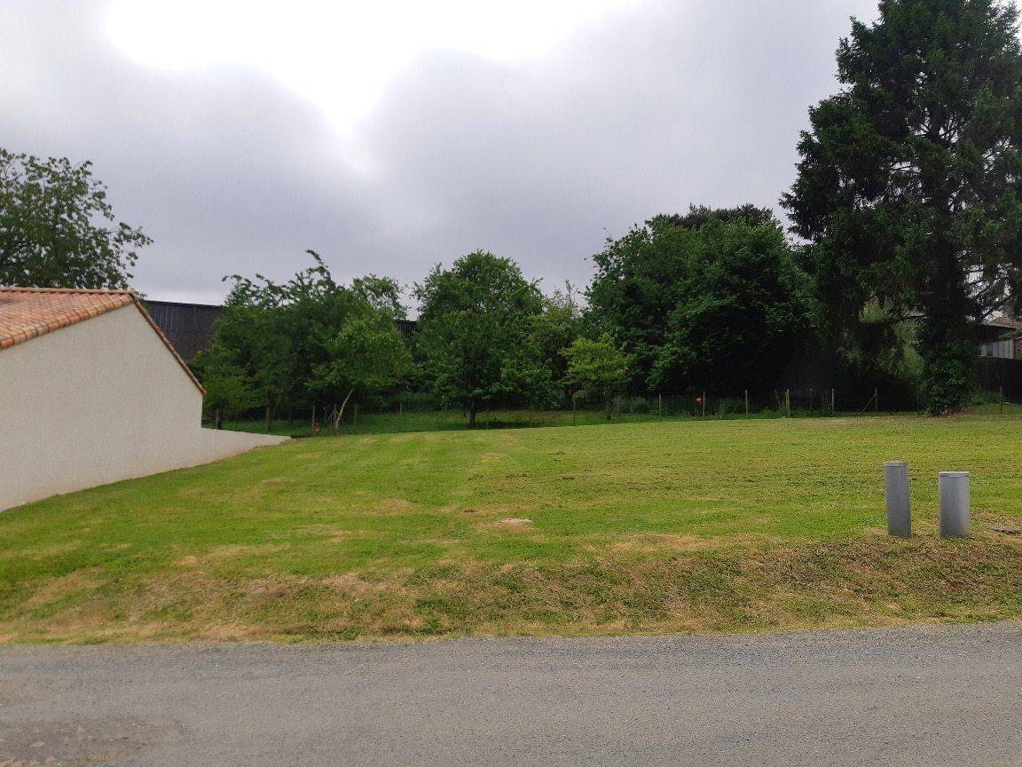 Terrain seul à La Caillère-Saint-Hilaire en Vendée (85) de 600 m² à vendre au prix de 17000€