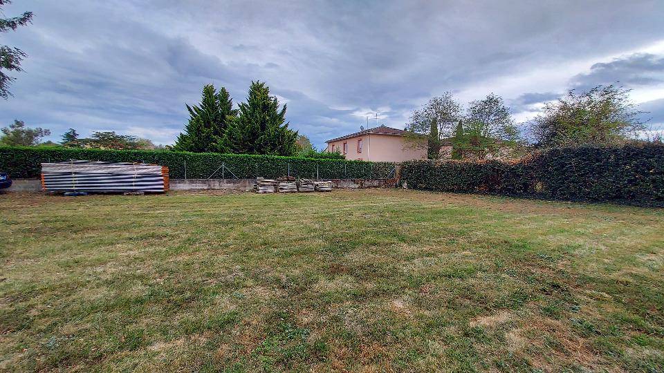 Terrain seul à Pamiers en Ariège (09) de 1200 m² à vendre au prix de 95000€ - 2