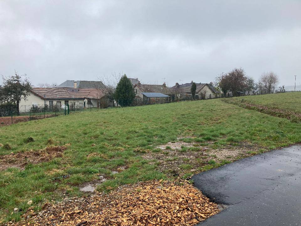 Terrain seul à Lafeuillade-en-Vézie en Cantal (15) de 790 m² à vendre au prix de 26860€ - 3