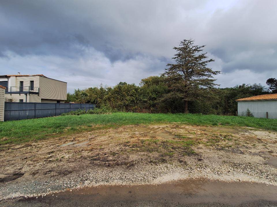 Terrain seul à Les Mathes en Charente-Maritime (17) de 496 m² à vendre au prix de 140000€ - 1