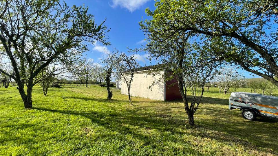 Terrain seul à Argenton-sur-Creuse en Indre (36) de 2200 m² à vendre au prix de 22000€ - 2
