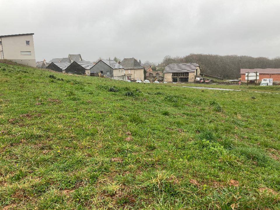 Terrain seul à Lafeuillade-en-Vézie en Cantal (15) de 705 m² à vendre au prix de 23970€ - 4