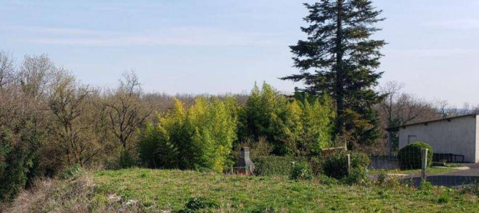 Terrain seul à Vars en Charente (16) de 1151 m² à vendre au prix de 39500€