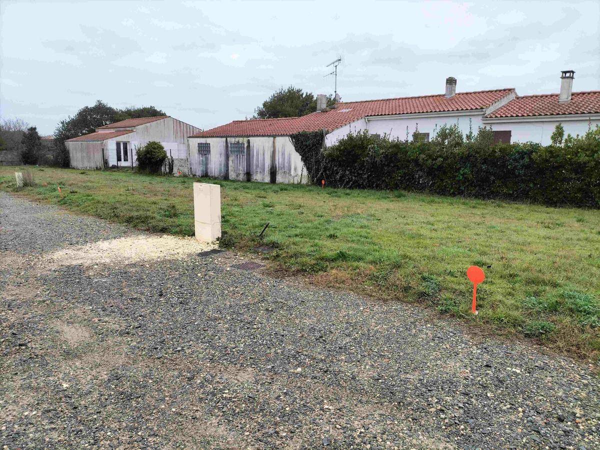 Terrain seul à Dolus-d'Oléron en Charente-Maritime (17) de 147 m² à vendre au prix de 95499€