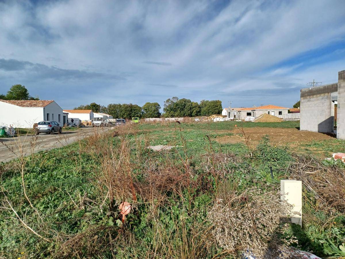 Terrain seul à Ciré-d'Aunis en Charente-Maritime (17) de 424 m² à vendre au prix de 67500€