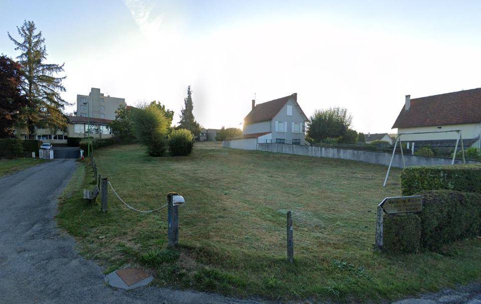 Terrain seul à Le Rouget-Pers en Cantal (15) de 700 m² à vendre au prix de 25000€ - 1