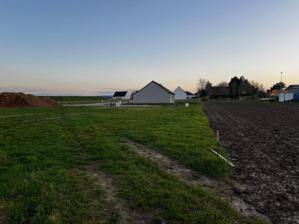 Terrain seul à Guînes en Pas-de-Calais (62) de 373 m² à vendre au prix de 56000€ - 1