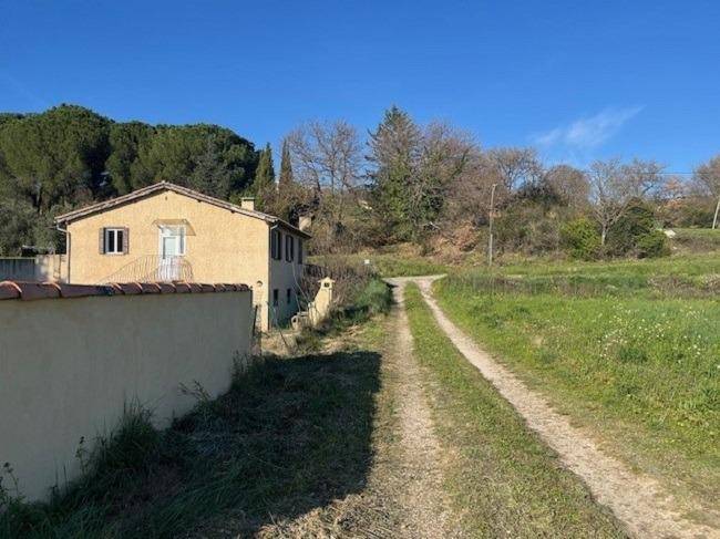 Terrain seul à Cadenet en Vaucluse (84) de 900 m² à vendre au prix de 199000€ - 4