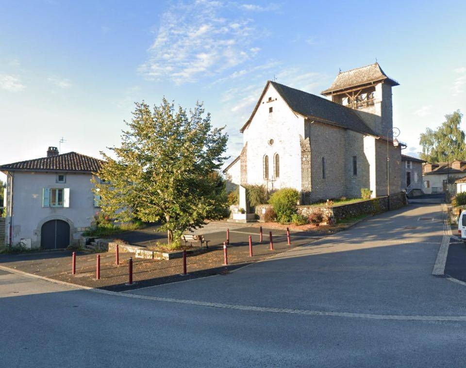 Terrain seul à Le Rouget-Pers en Cantal (15) de 680 m² à vendre au prix de 12240€ - 3