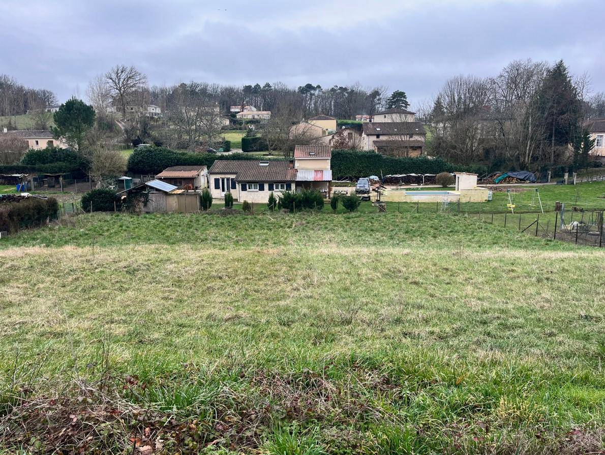Terrain seul à Biras en Dordogne (24) de 1500 m² à vendre au prix de 22000€