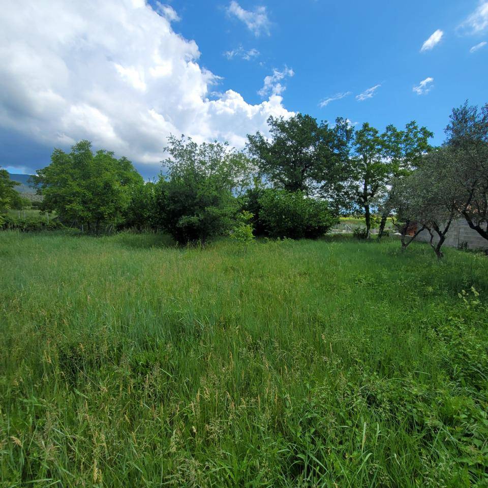 Terrain seul à Cucuron en Vaucluse (84) de 1180 m² à vendre au prix de 295000€ - 3