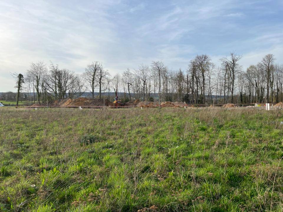 Terrain seul à Le Vaudreuil en Eure (27) de 781 m² à vendre au prix de 90200€