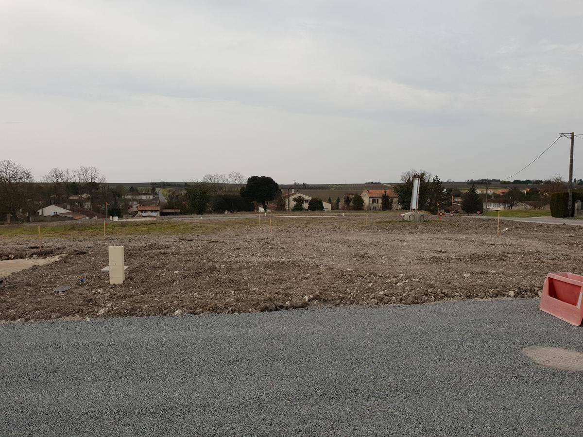 Terrain seul à Salles-d'Angles en Charente (16) de 705 m² à vendre au prix de 38765€