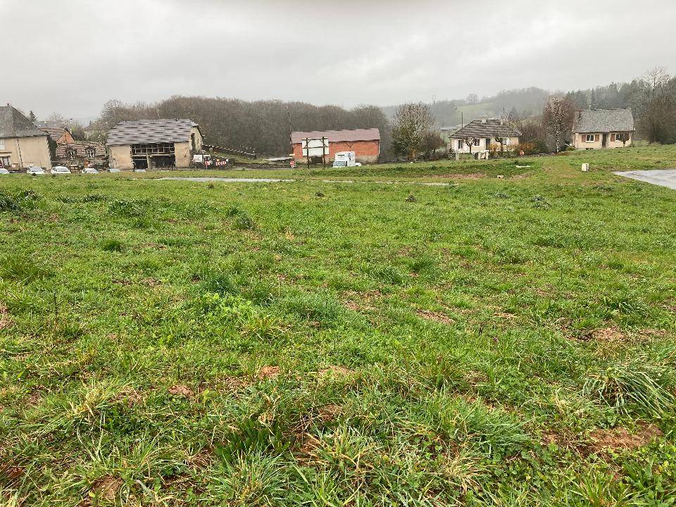 Terrain seul à Lafeuillade-en-Vézie en Cantal (15) de 705 m² à vendre au prix de 23970€ - 2